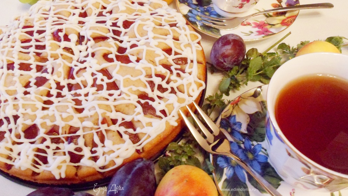 Домашний пирог со сливами