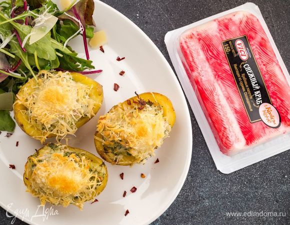 Запеченный картофель с крабовыми палочками Запеченный картофель с крабовыми палочками