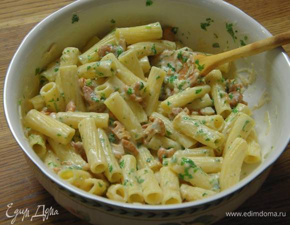 Макароны с лисичками и сметаной Макароны с лисичками и сметаной