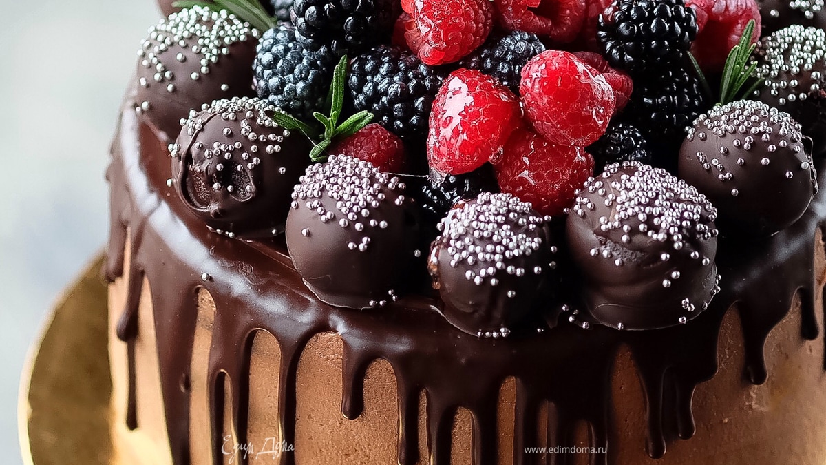Шоколадно-ягодный торт