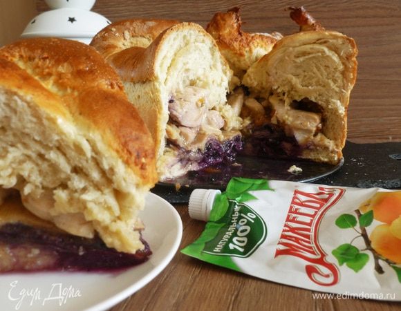 Пирог с курицей и черникой