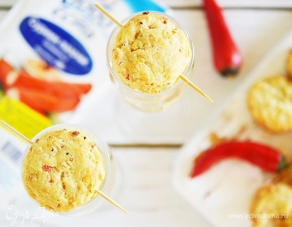 Закусочное печенье с перцем и крабовыми палочками Закусочное печенье с перцем и крабовыми палочками