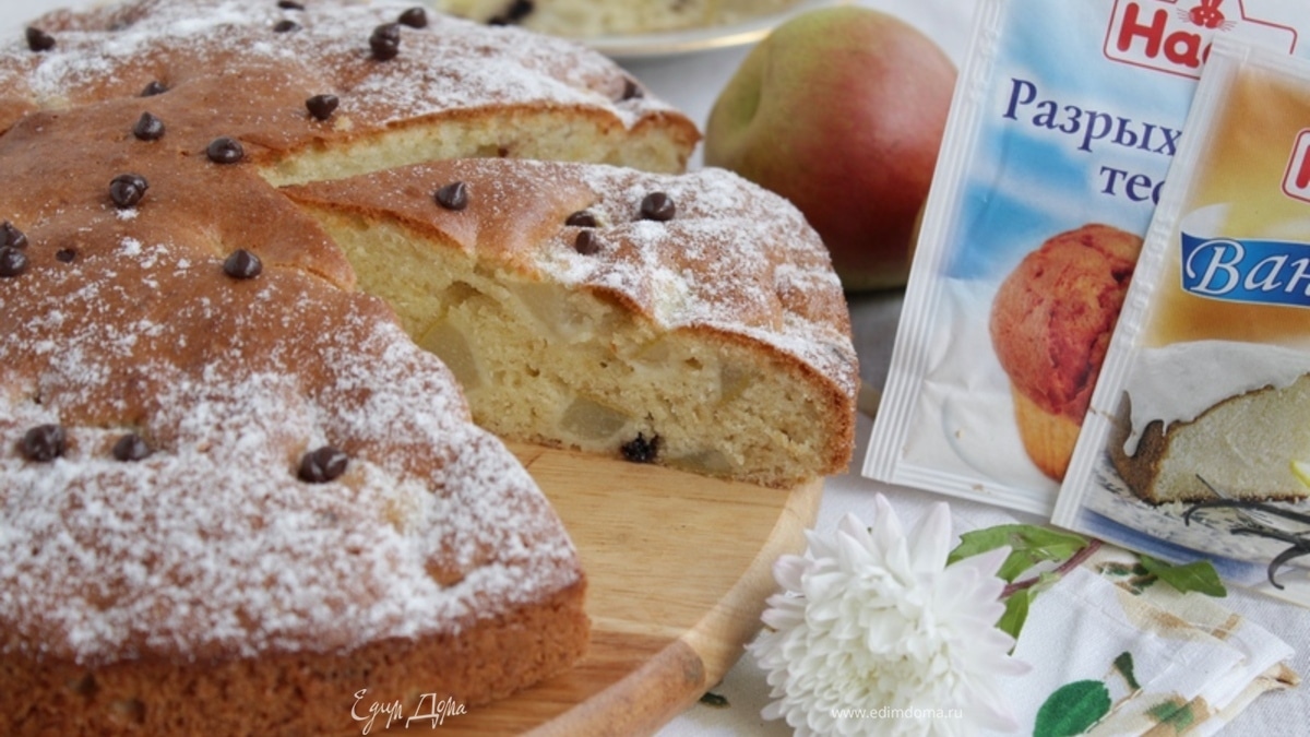 Пирог с грушей и шоколадом