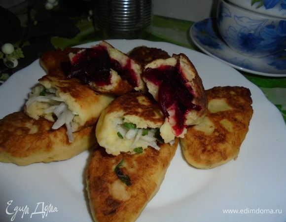 Пирожки из картофеля, жаренные в масле