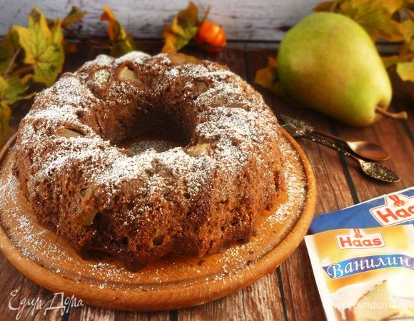 Шоколадный кекс с грушами