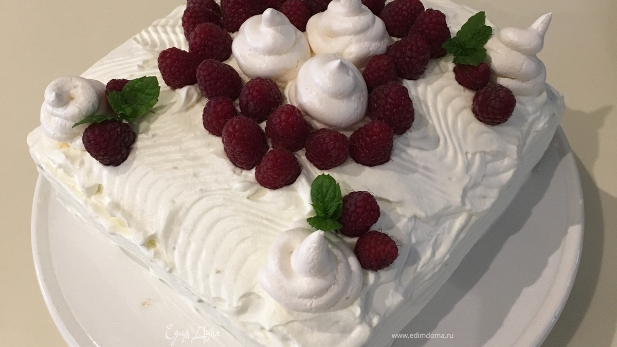 Маковый торт с малиной