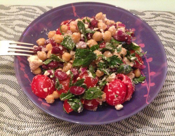 Салат с нутом и фасолью