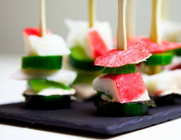 Закуска из крабового мяса с огурцом Закуска из крабового мяса с огурцом