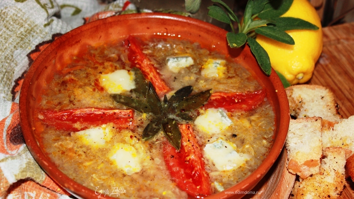 Запеченный овощной суп с горгонзолой и шалфеем
