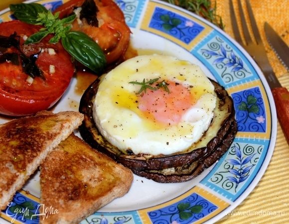 Яичница-глазунья на баклажанах Яичница-глазунья на баклажанах