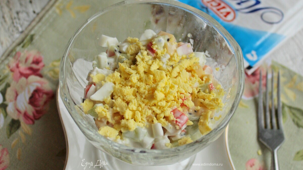 Салат из крабовых палочек и киви