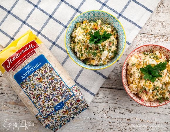 Салат из крабовых палочек с рисом Салат из крабовых палочек с рисом