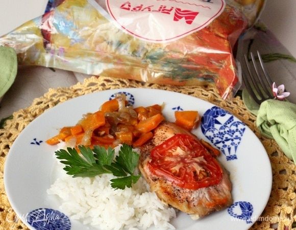 Тилапия на овощной подушке