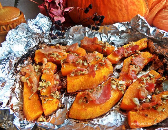 Тыква, запеченная с беконом