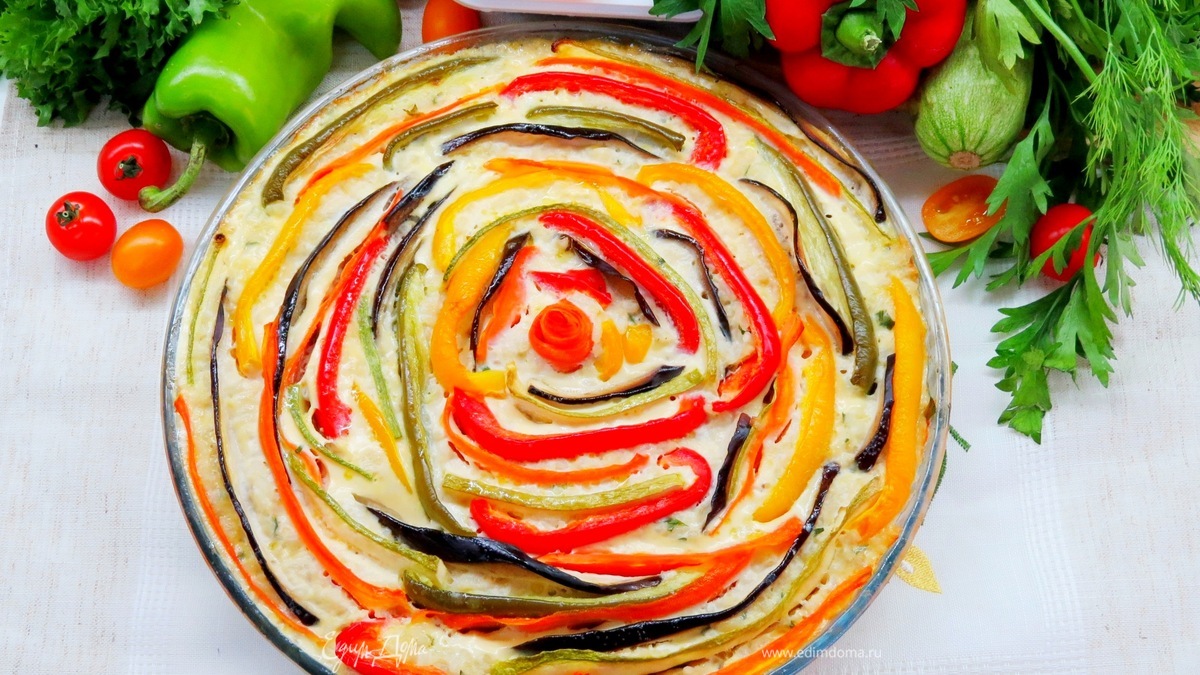 Запеканка с рисом, фаршем и овощами