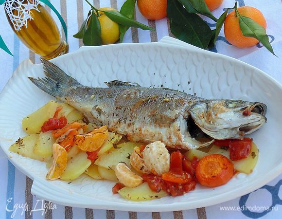 Запеченный сибас с овощами и мандаринами