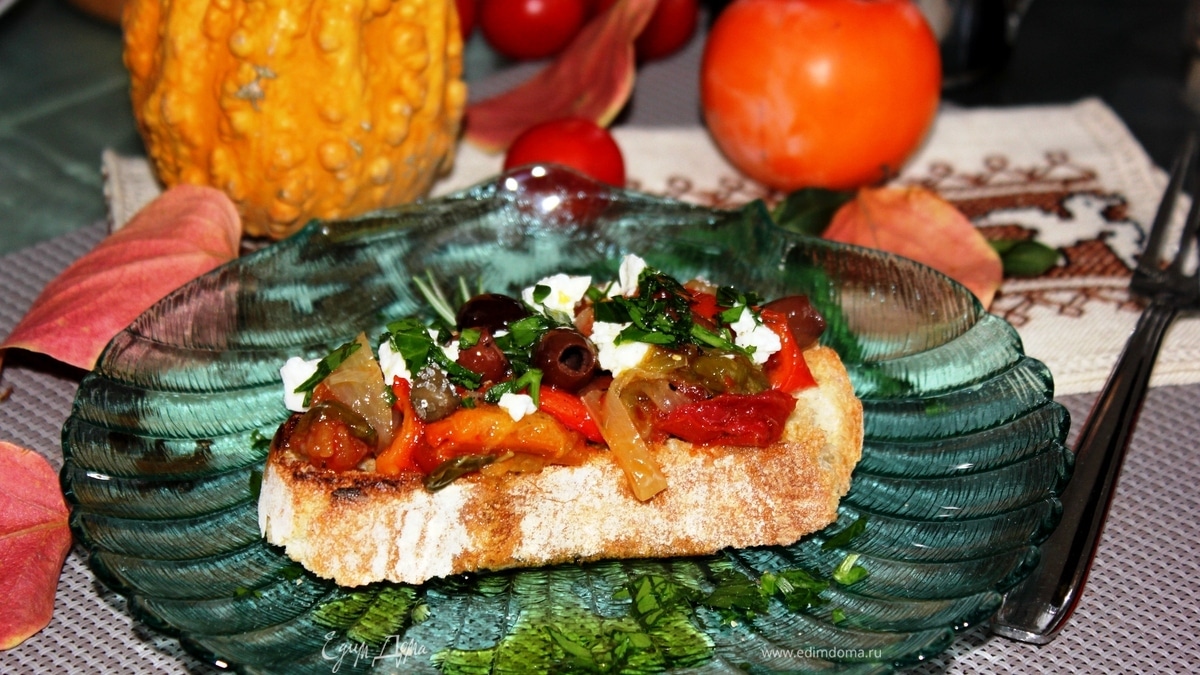 Брускетта с пеперонатой и оливковым маслом