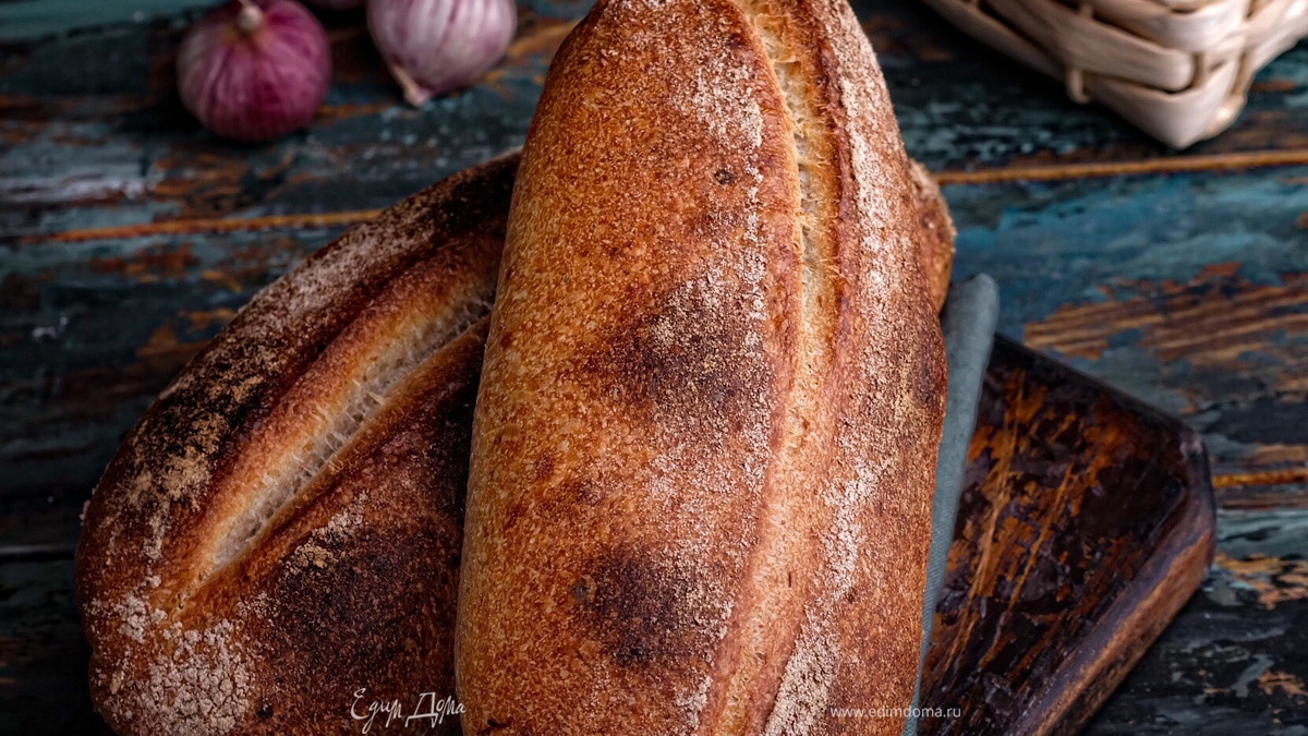 Батоны на закваске с печеным чесноком