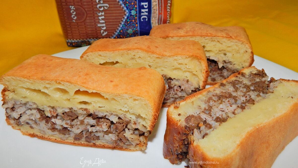Заливной пирог с рисом и фаршем
