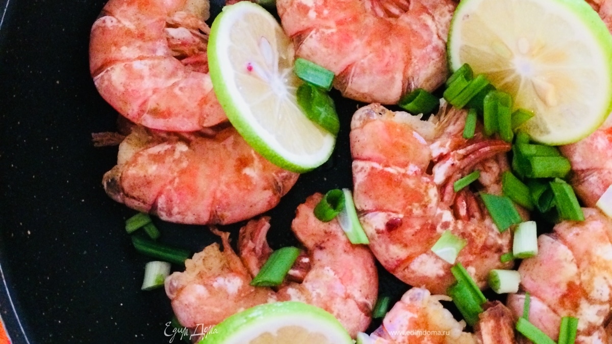 Креветки с чесноком и лаймом