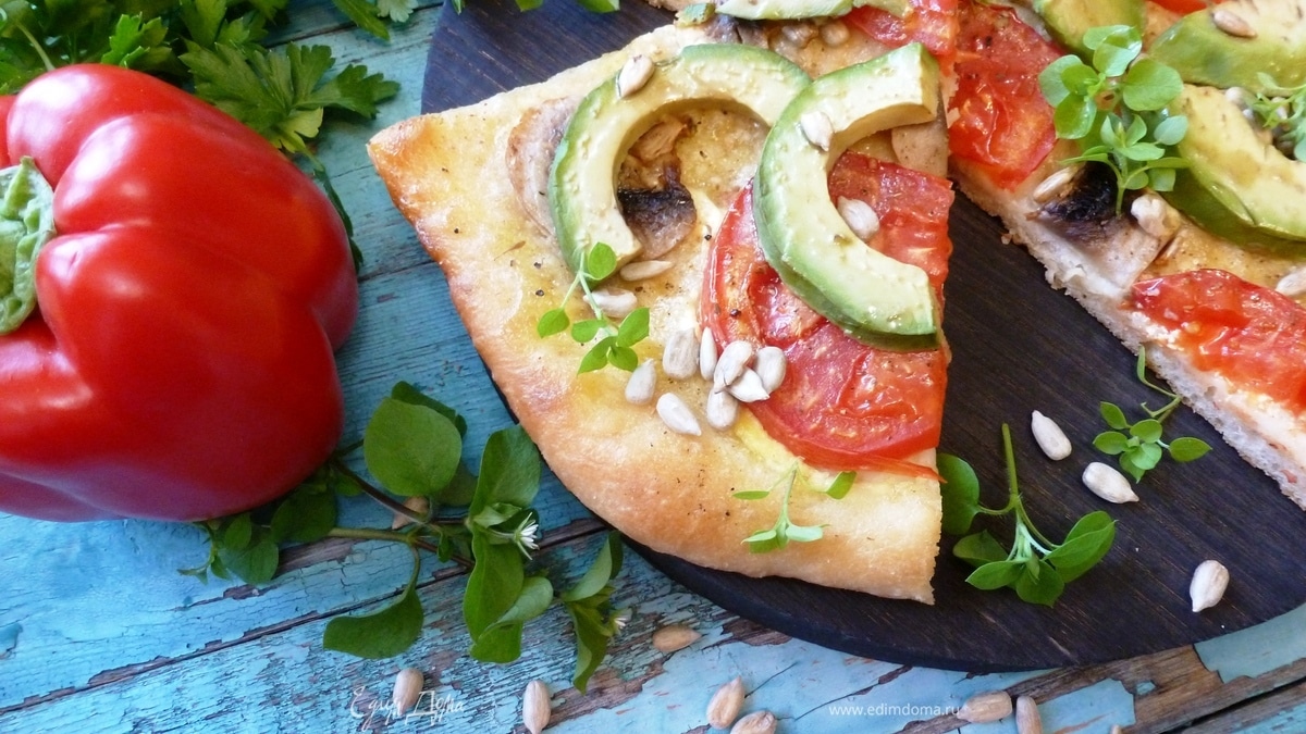 Пицца с авокадо и семечками