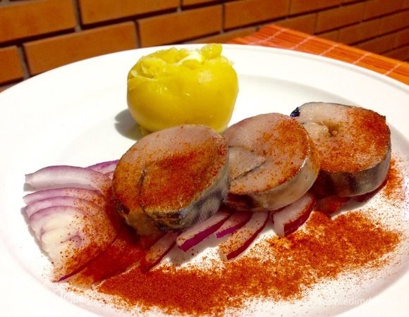 Рулеты из малосольной скумбрии домашнего приготовления Рулеты из малосольной скумбрии домашнего приготовления