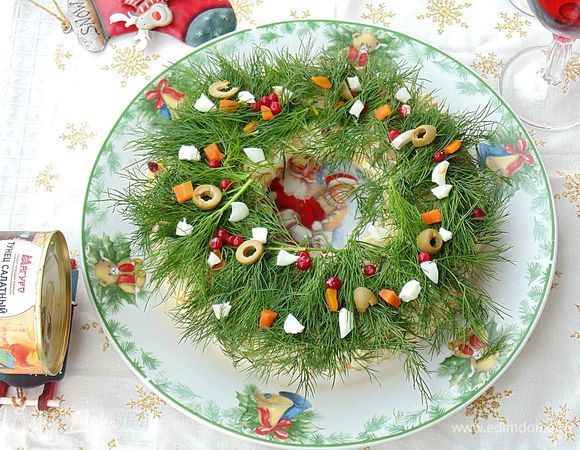 Оливье с тунцом «Рождественский венок»