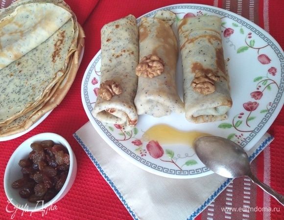 Венгерские маковые блины с изюмом и грецкими орехами