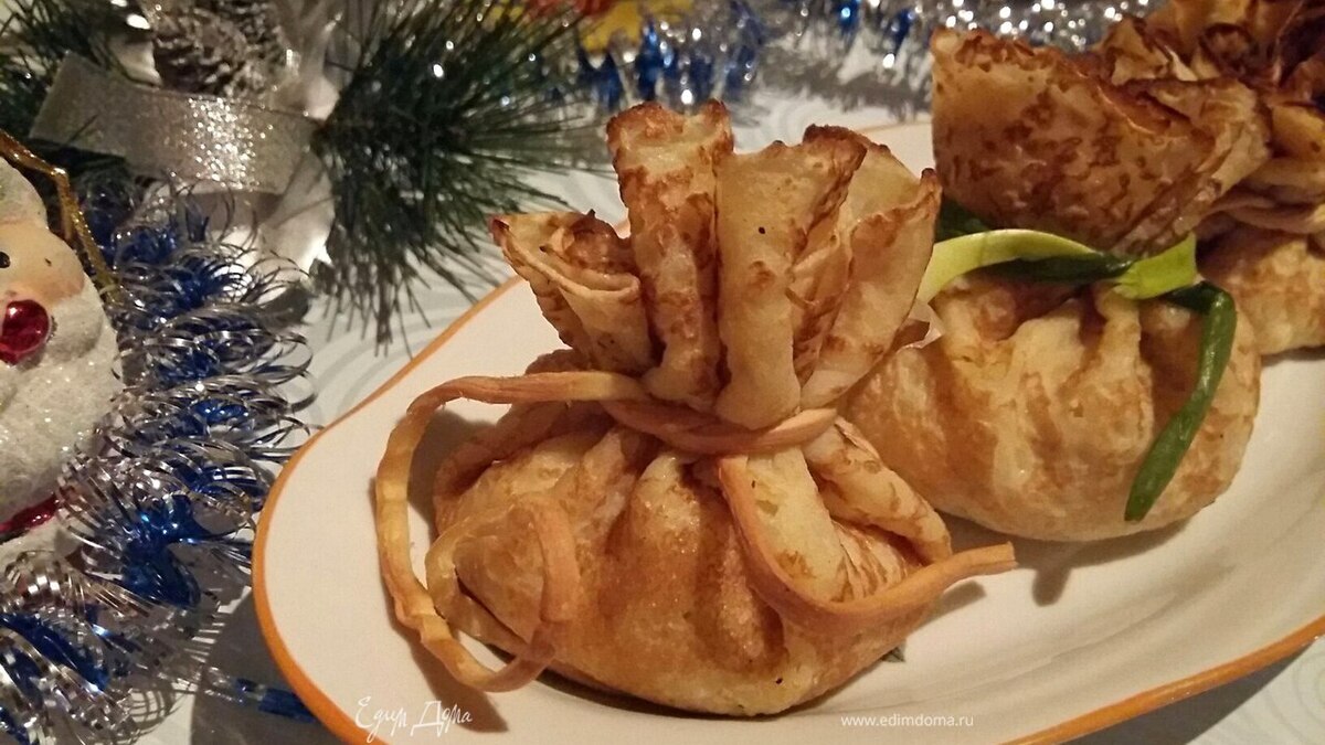 Закусочные мешочки с рисом и курицей