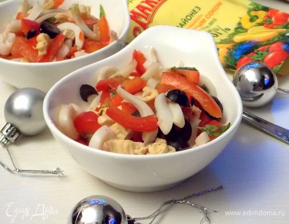 Салат с кальмарами и перцем Салат с кальмарами и перцем