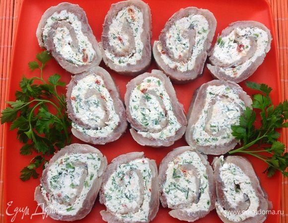 Закуска из селедки с нежным сливочным сыром Закуска из селедки с нежным сливочным сыром