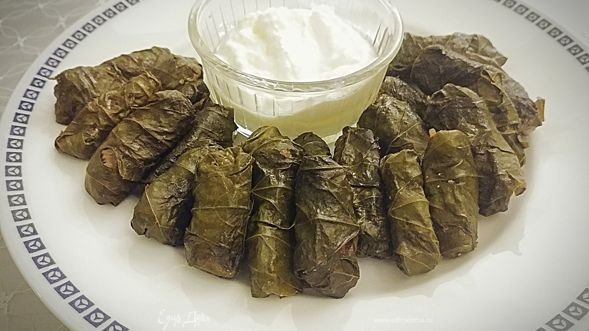 Азербайджанская долма в виноградных листьях