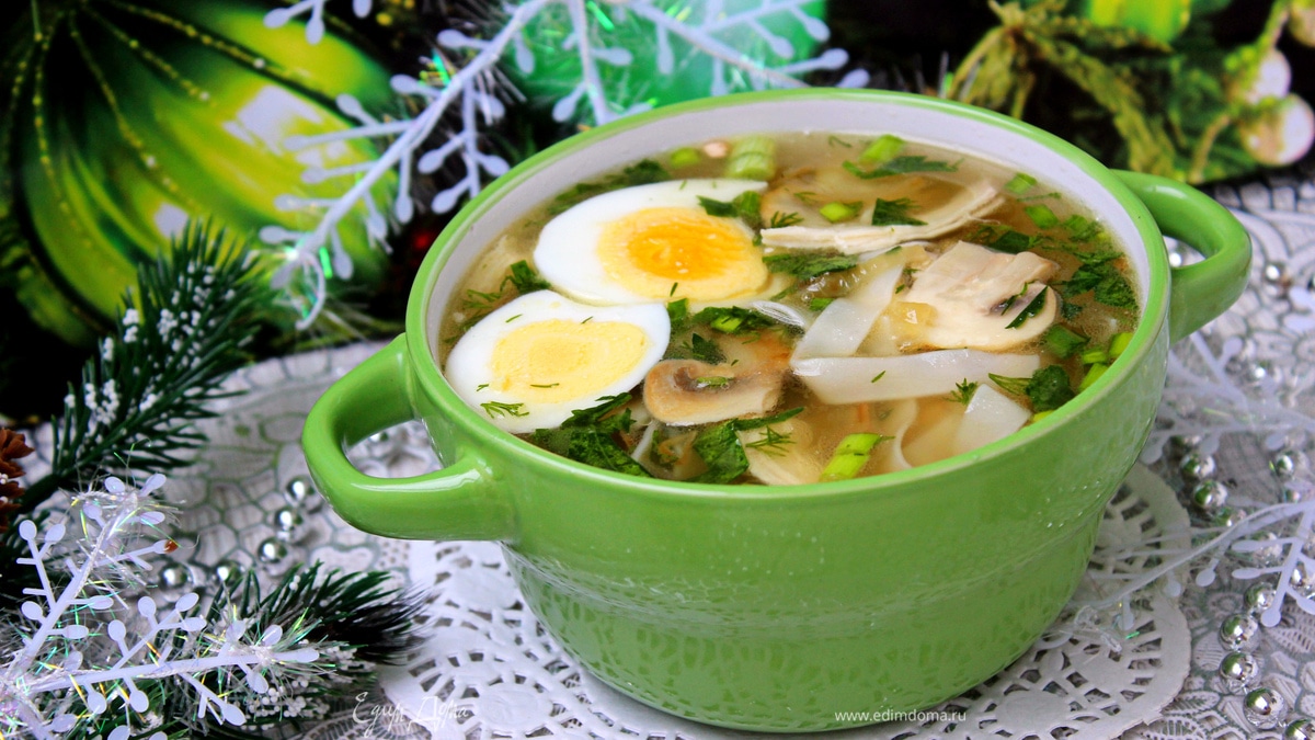 Куриный суп с лапшой и грибами