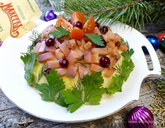 Салат с красной рыбой и рисом Салат с красной рыбой и рисом