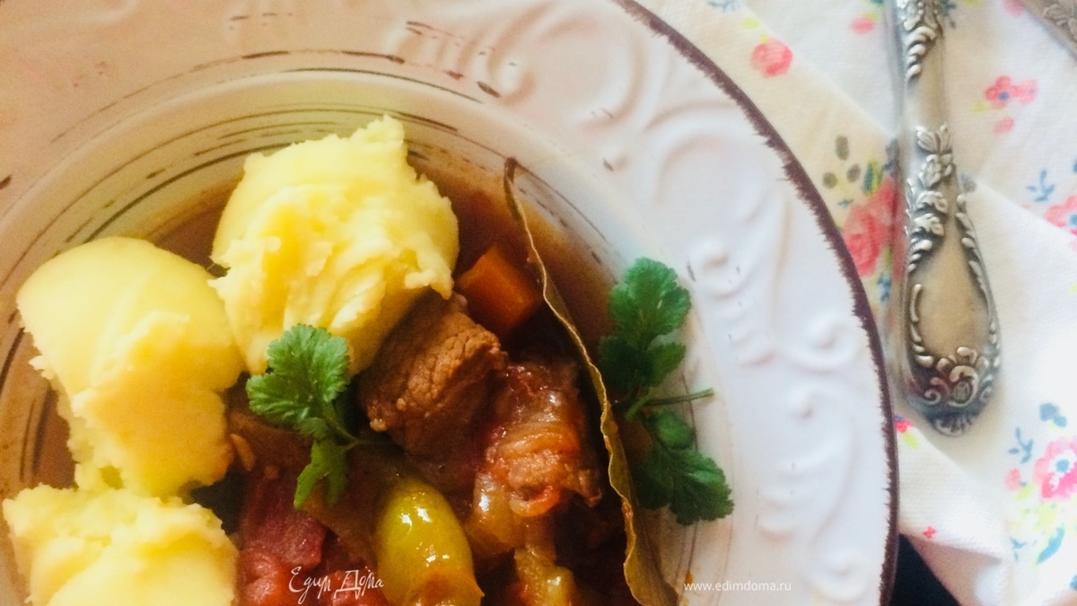 Нежный гуляш из телятины