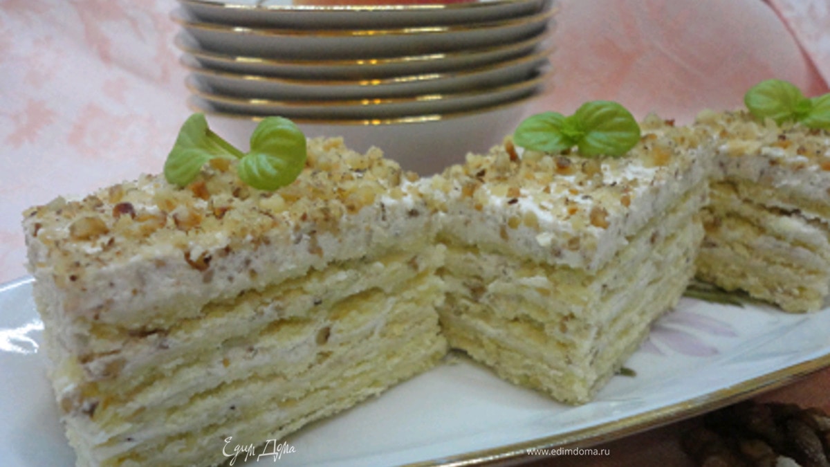 Песочное пирожное со сливочно-ореховым кремом