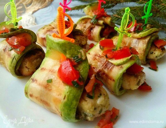 Закуска из кабачков с рыбой на шпажках