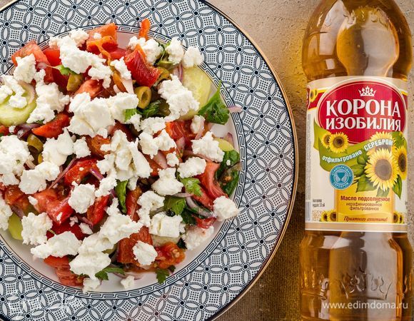 Шопский салат с печеным перцем Шопский салат с печеным перцем