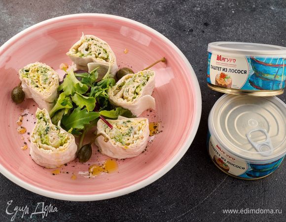 Закусочные рулетики с паштетом из лосося Закусочные рулетики с паштетом из лосося