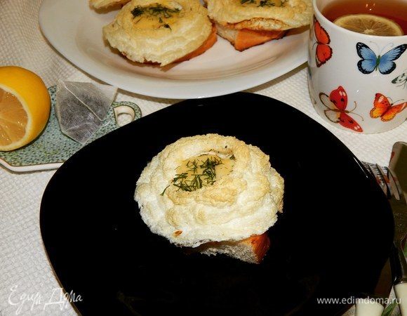 Яйца «Орсини» на гренках Яйца «Орсини» на гренках