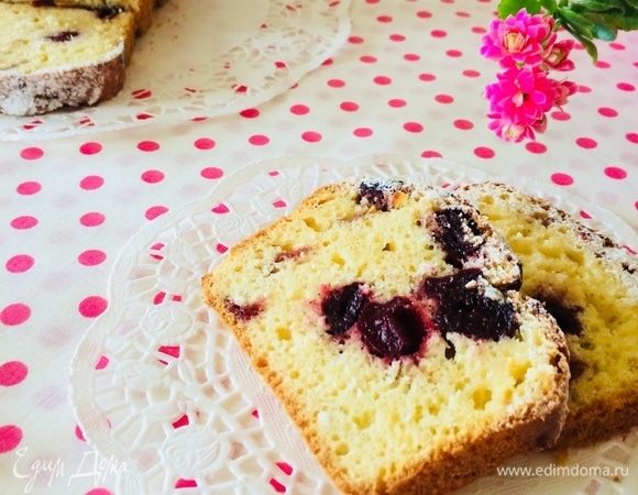 Кокосовый кекс с вишней Кокосовый кекс с вишней