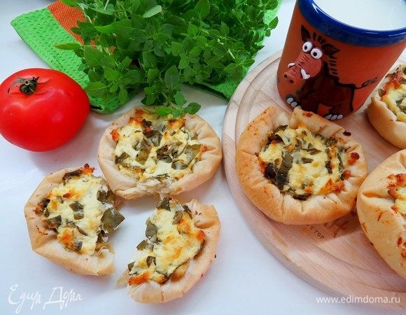 «Гнезда» из теста фило с творогом и зеленью «Гнезда» из теста фило с творогом и зеленью