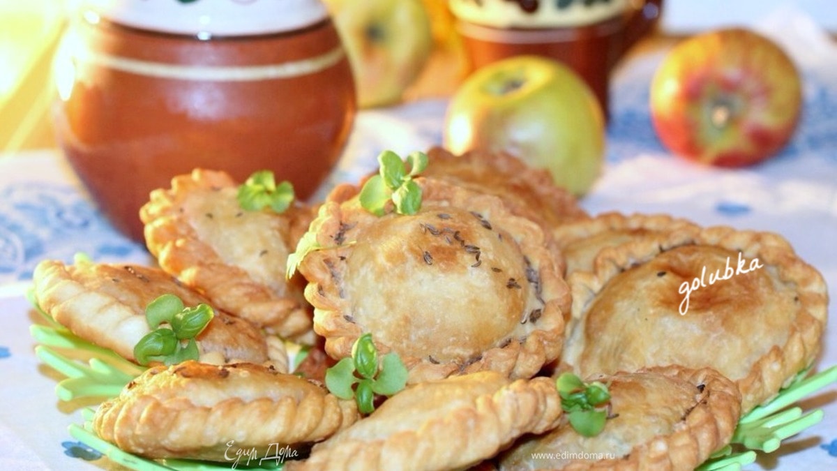 «Лапоточки» с колбасой и сыром