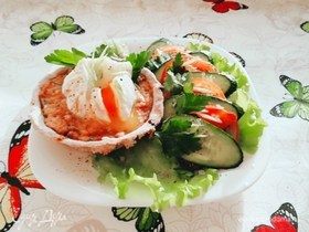 Ржаные тарталетки с паштетом из тунца и яйцом пашот