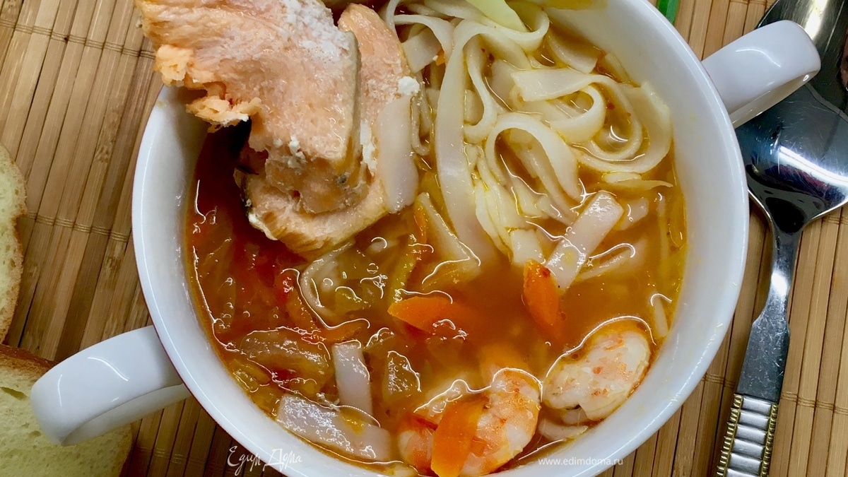 Рыбный суп-лапша с овощами