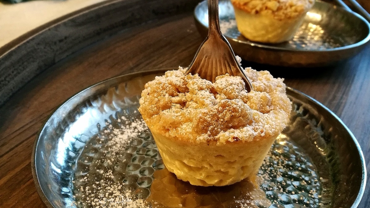 Крамбл с яблочным муссом