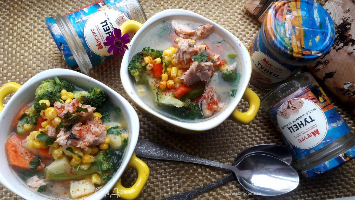 Овощной суп с тунцом и кукурузой