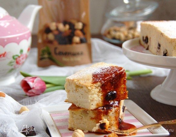 Воздушная запеканка с изюмом и орешками Воздушная запеканка с изюмом и орешками