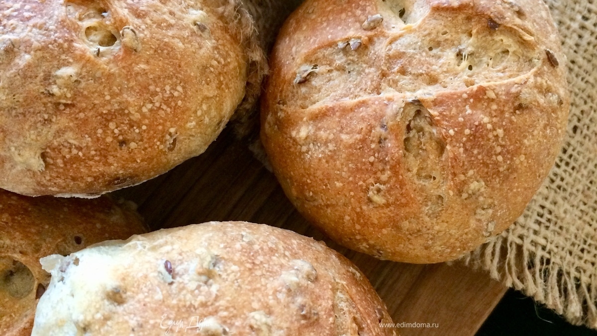 Цельнозерновые булочки с семенами льна