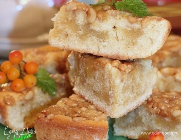 Пирог с ореховой карамелью